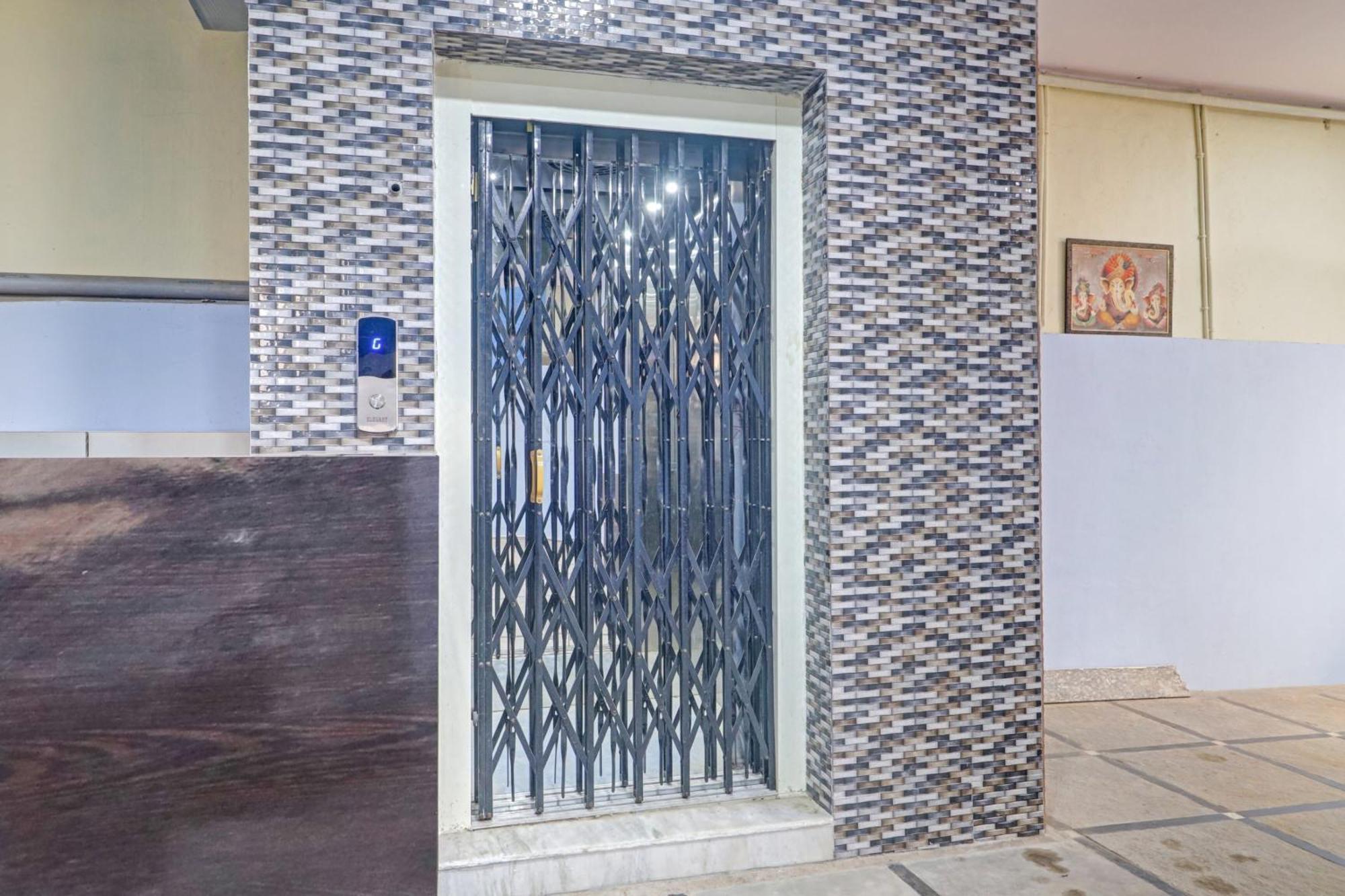 Super Hotel O Rbs Square Langer Houz Haidar Sahibguda Bagian luar foto
