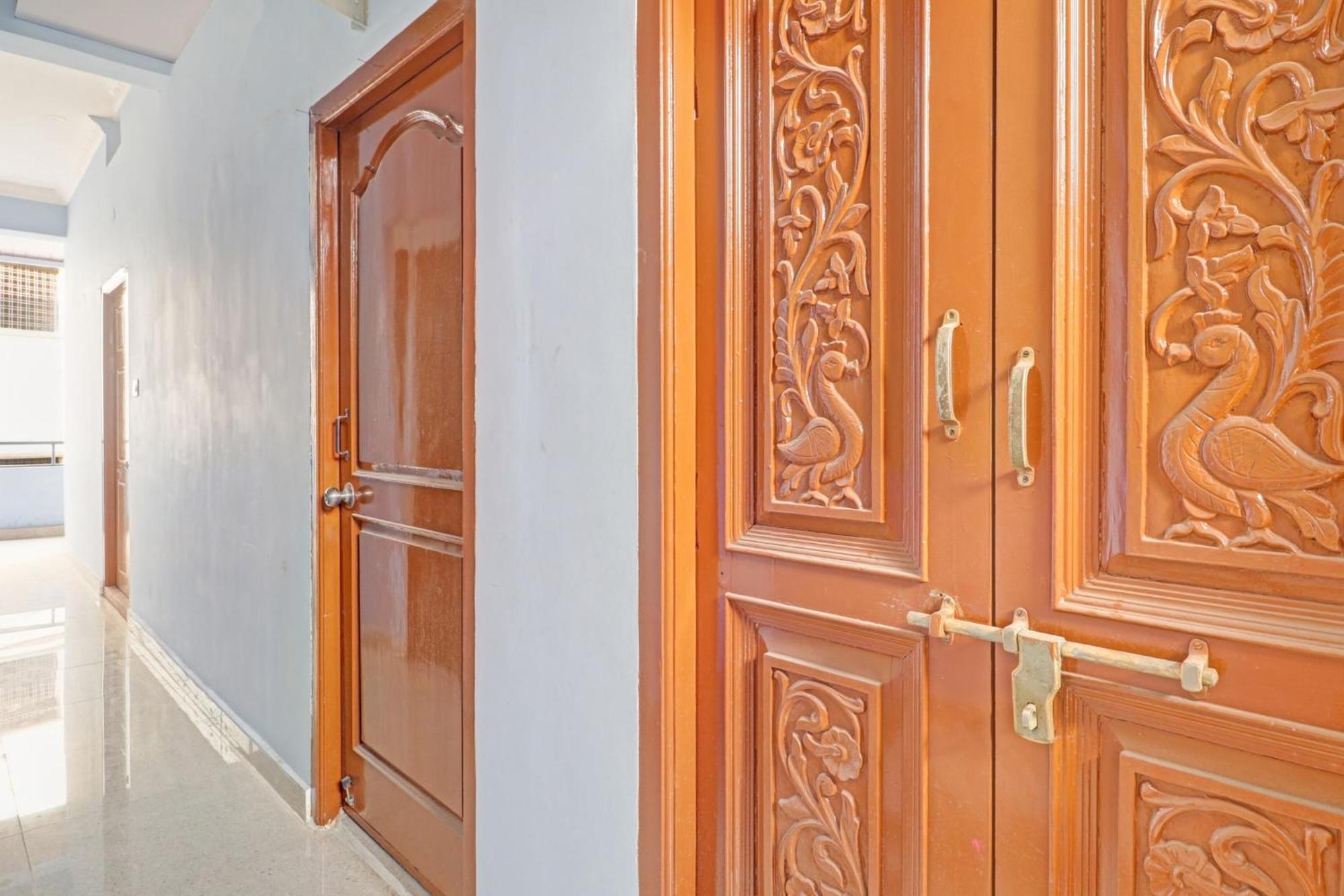 Super Hotel O Rbs Square Langer Houz Haidar Sahibguda Bagian luar foto